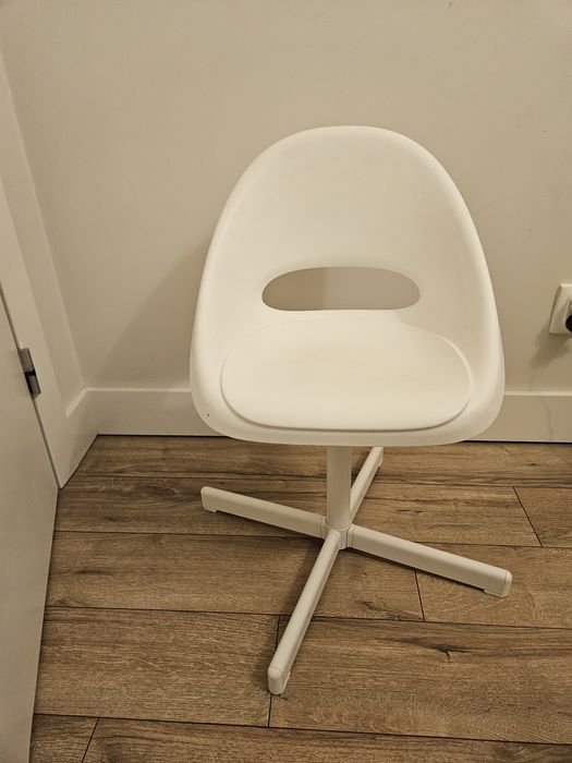 Dziecięce krzesło ikea, stolik + krzesla cena całość