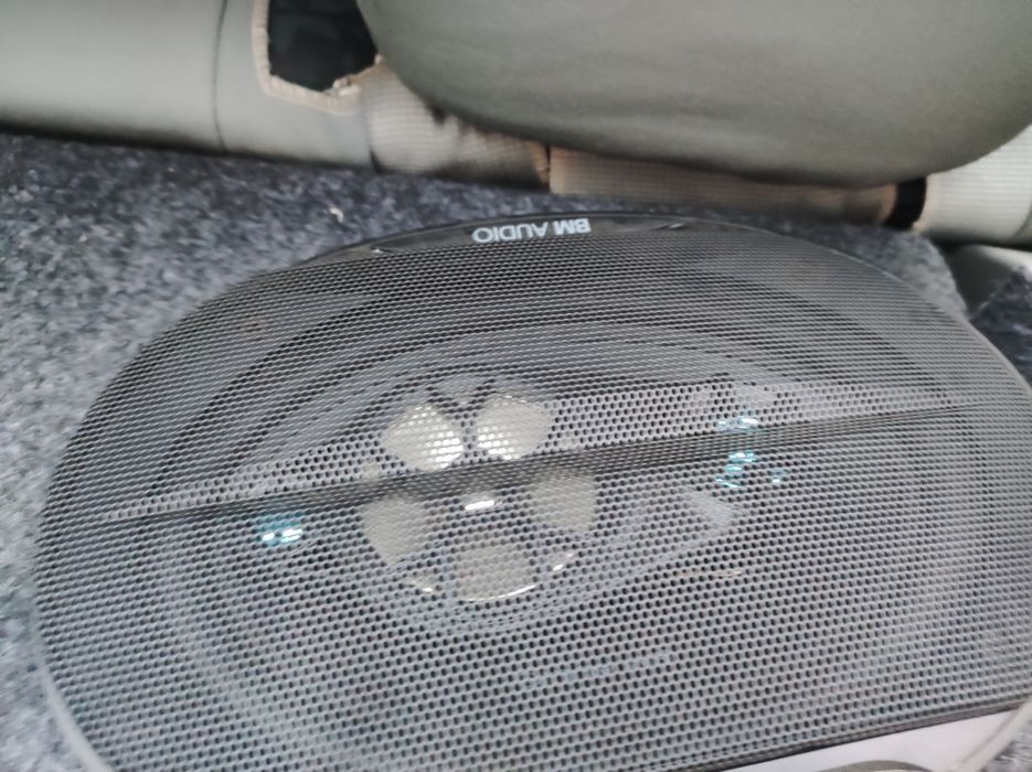 Полка акустическая с динамиками. Skoda Octavia tour