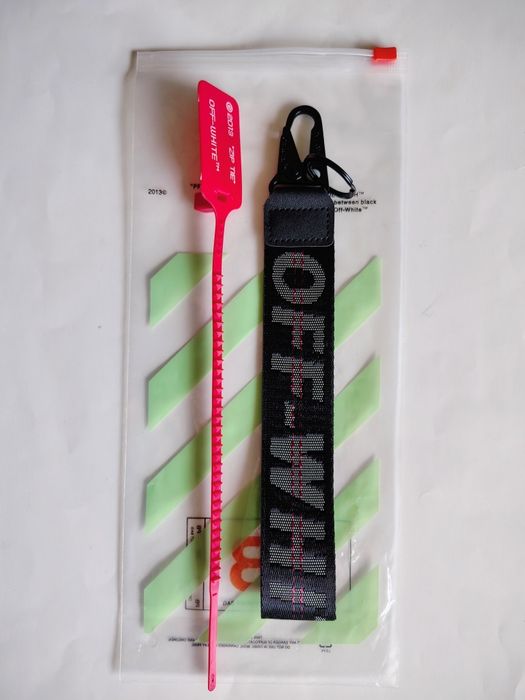 Nowy brelok Off-White industrial keychain