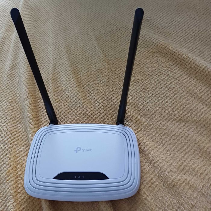 Router TP-LINK TL-WR841N 2.4 GHz 300 Mbit/s  stan jak nowy.