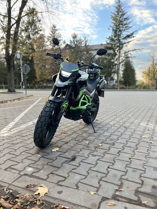 Добре їде нічого робити не потрібно. Сів поїхав все світить вс працює