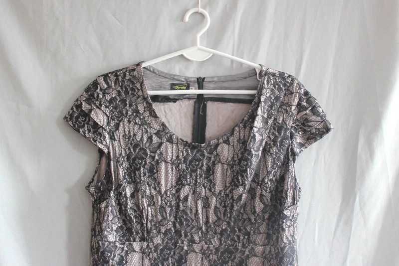 Czarna koronkowa sukienka wizytowa elegancka koktajlowa plus size