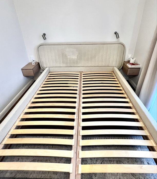 Beżowe łóżko Boucle Scandic Sofa