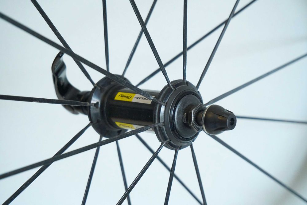 Roda dianteira Mavic Akisum