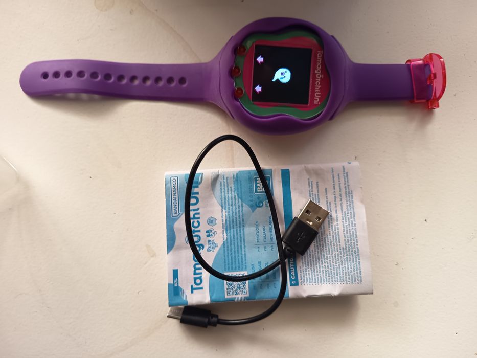 Tamagotchi Uni  Como Novo (Com Wi-Fi e Ecrã a Cores).