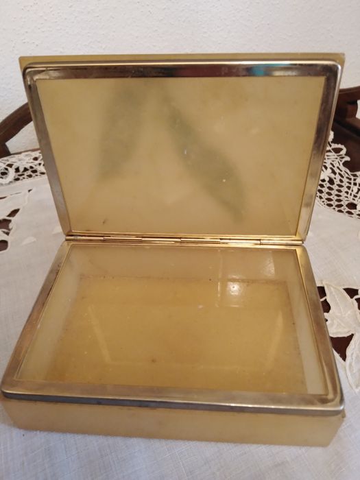 Guarda Jóias em Alabastro.