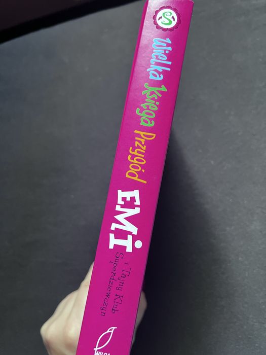 Emi wielka ksiega przygod tajny klub superdziewczyn