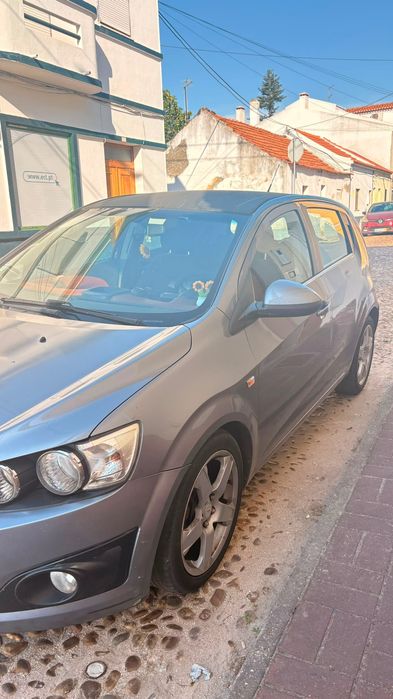 Vende-se automóvel – Preço negociável