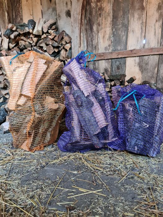 Продам дрова Фруктовые в сетках, дуб, акация в мешках