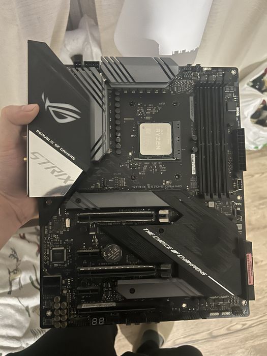 ROG Strix X570-E Gaming,Razen 9 3900x, Водянка NZXT kraken x63