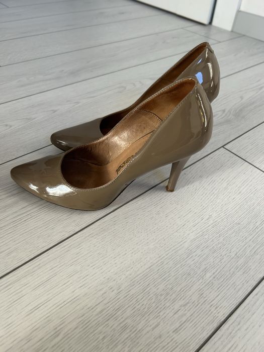 Buty na obcasie rozmiar 37 skorzane