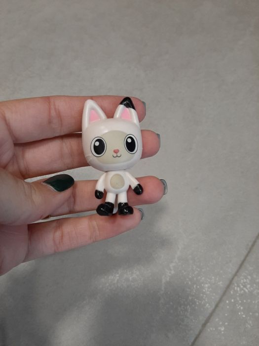 Pandinha e caixa surpresa (da Gabby Doll's house)