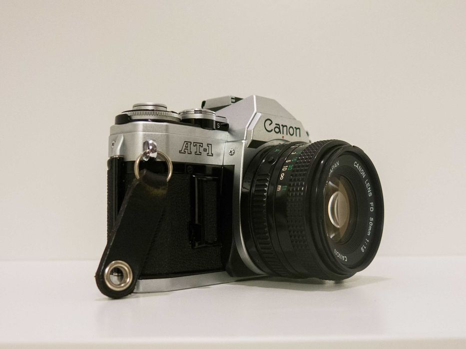 Câmara Analógica Canon AT-1 (AE-1)