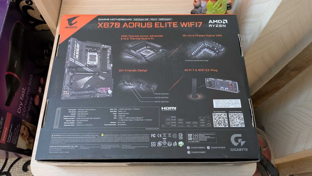 Материнська плата GIGABYTE X870 AORUS ELITE WIFI7 | AM5 AMD X870 | Ryzen 3/5/7/9 7000/8000/9000