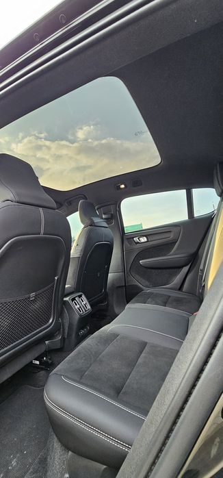 Електроавтомобіль Volvo C40 Recharge