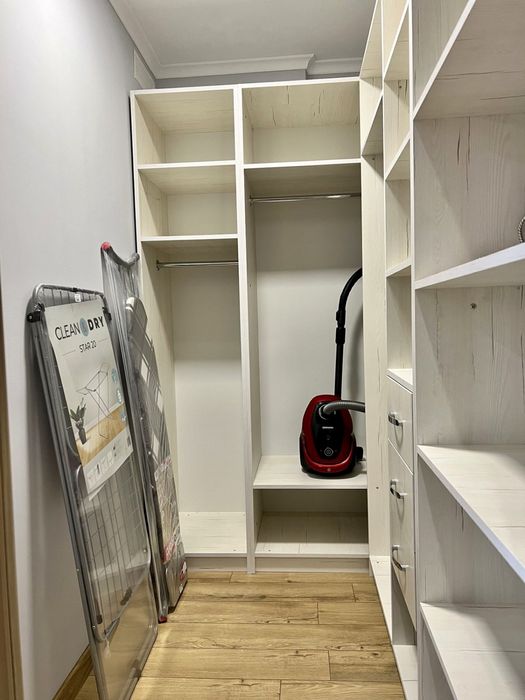 Подобово!2-х кімнатна квартира . Центр.вул. Коновальця 37