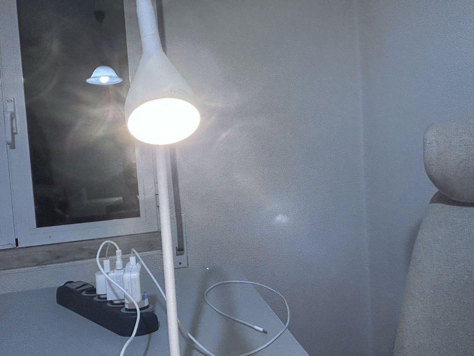 Candeeiro LED de secretária IKEA