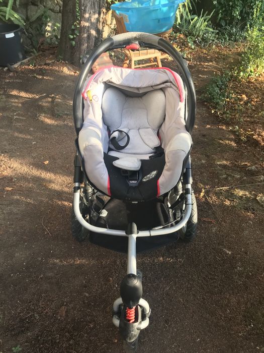 TOPO DE GAMA - Duo High Trek Bebe Confort - c/ mala e resguardo chuva