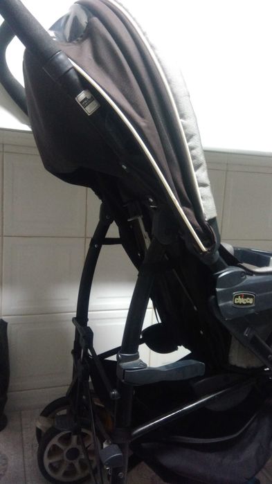 Carro de crianca chico