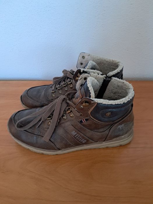 Buty Mustang rozmiar 40