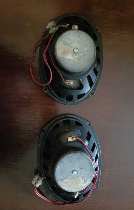 Colunas JBL ovais