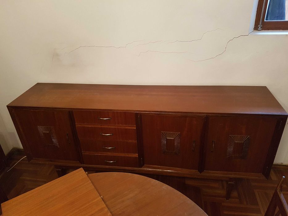 Mobília de Sala - Mesa Cadeiras Louceiro e Vitrine