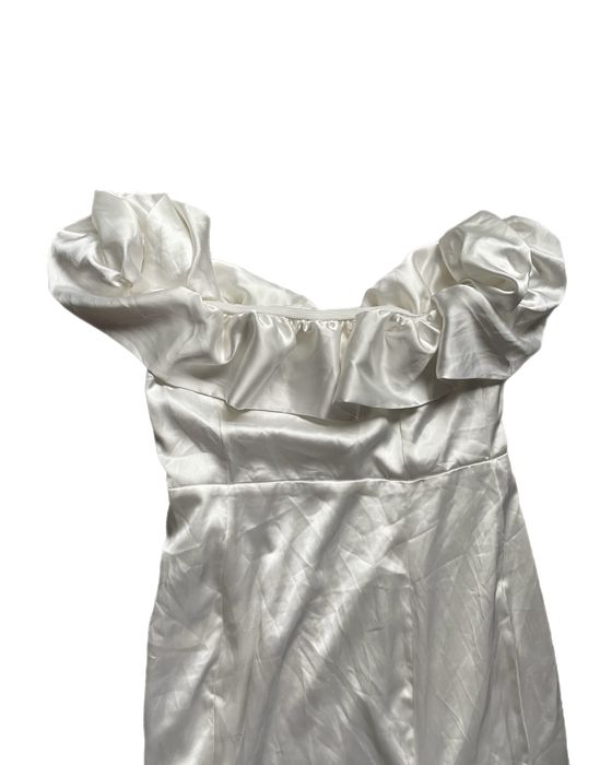 Kremowa sukienka maxi satyna L 40 hiszpanka rozciecie falbanka