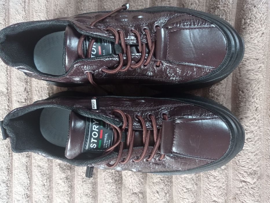 Кросівки 39 розмір.