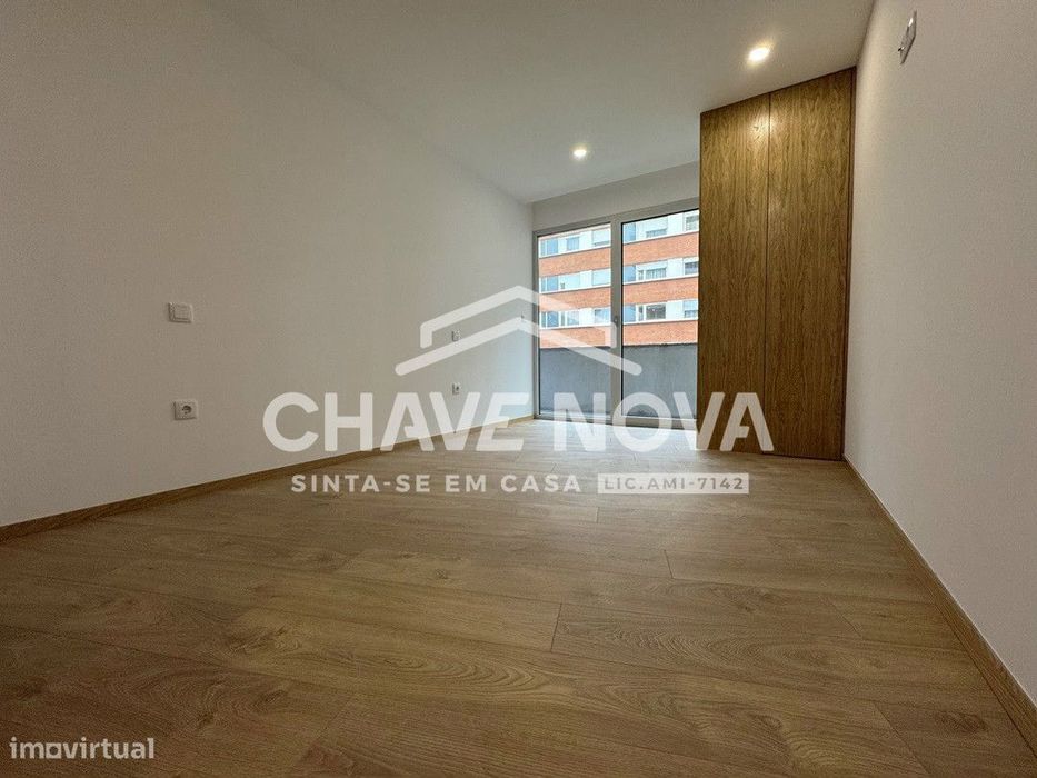 Apartamento T2 novo c/ 2 lugares de Garagem no Porto (Bessa)