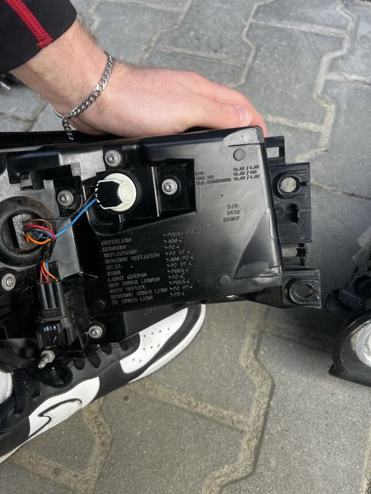 Lampa przednia lewa range rover sport