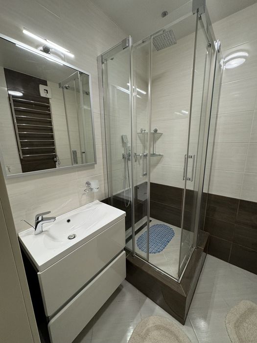 Иванова 20, г. Южный  сдам посуточно 1 ком. Квартиру