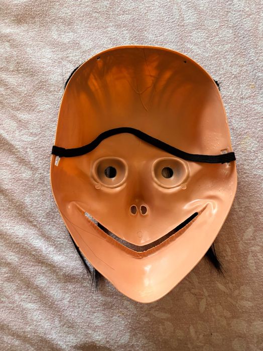 Máscara Halloween nova