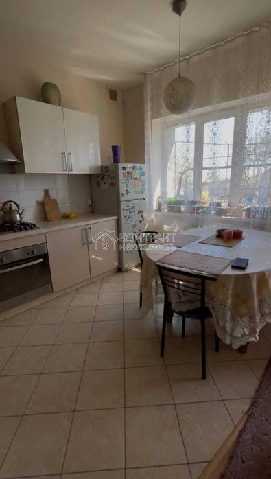 Енергоефективний новобуд 150 м² у Мерефі: затишок, камін та власний сад!