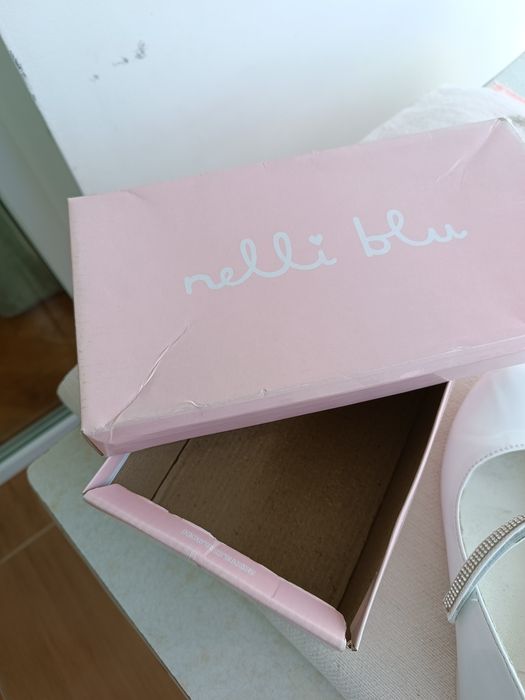 Туфельки лакові білі 35 розмір