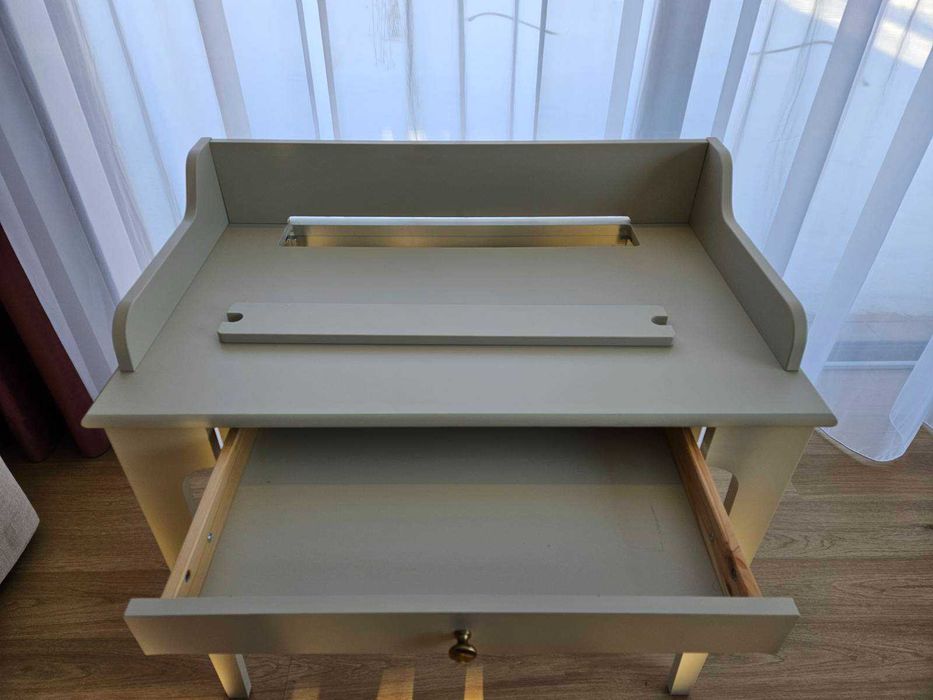 Biurko IKEA LOMMARP – beżowe 90 × 54 cm