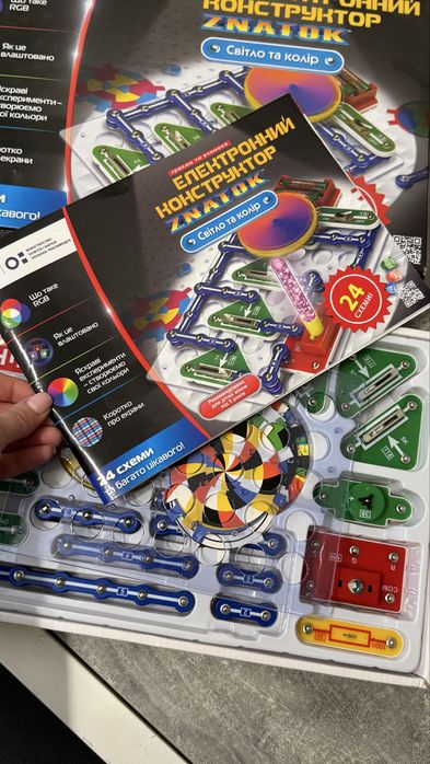 Електронний конструктор Знаток