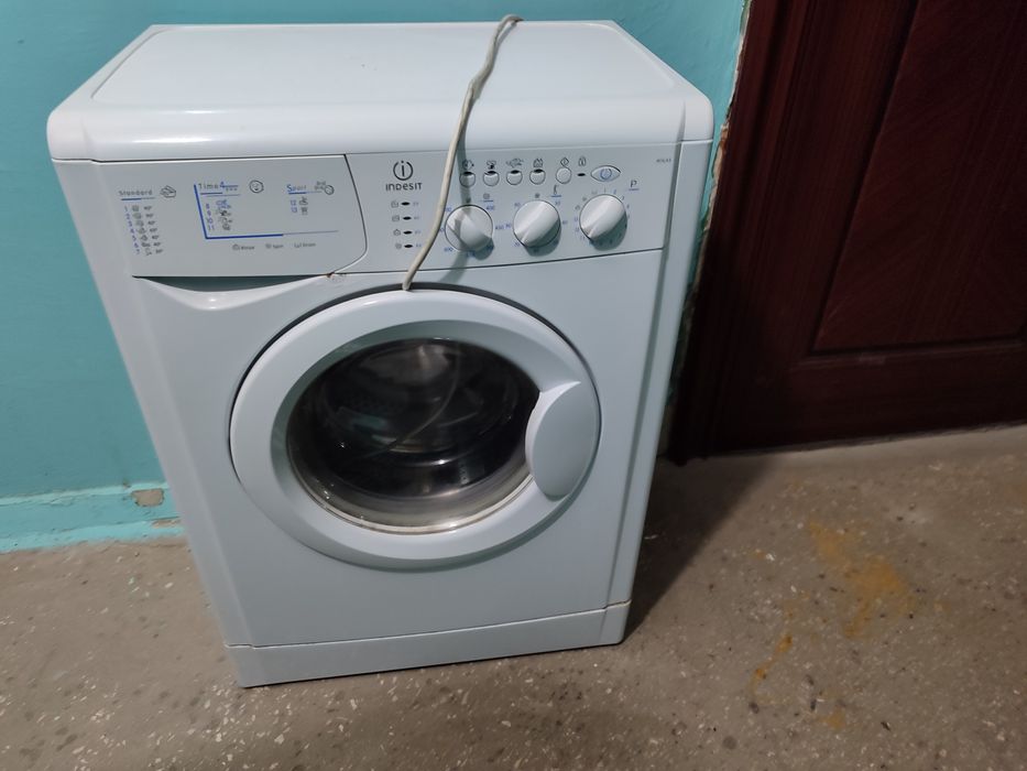 Пральна машина індезіт, на запчастини