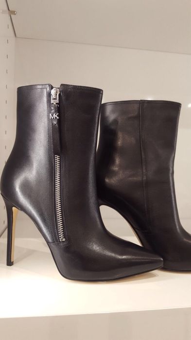 Продам чобітки Michael Kors