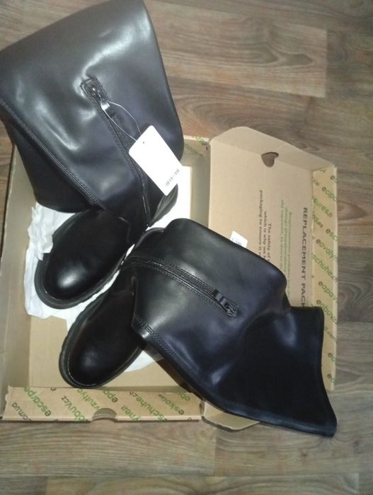 Нові жіночі сапоги