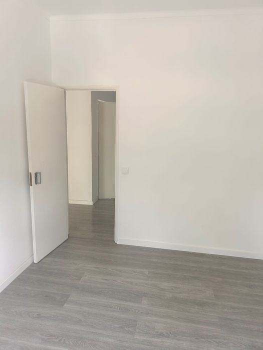 Aluga se quarto na Baixa da Banheira