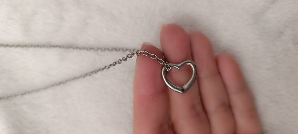 Fio em aço inoxidável com pendente coração