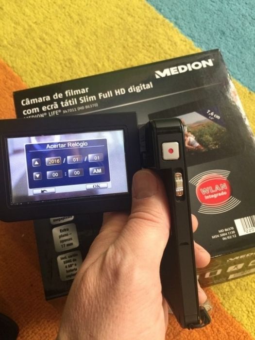 Maquina Filmar e Fotográfica Full HD com Wi-Fi - pequena