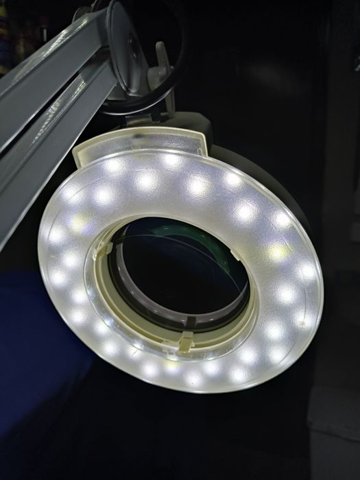Vendo esta Lupa LED Ideal para Estética ou para trabalhos de precisão