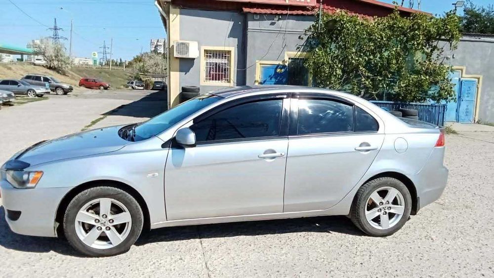 Mitsubishi Lanser 10