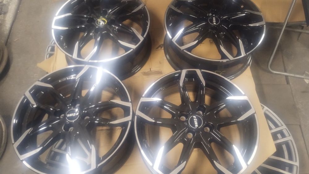 4x100 17 cali  6,5 et 49  felgi aluminiowe rial demo nowe