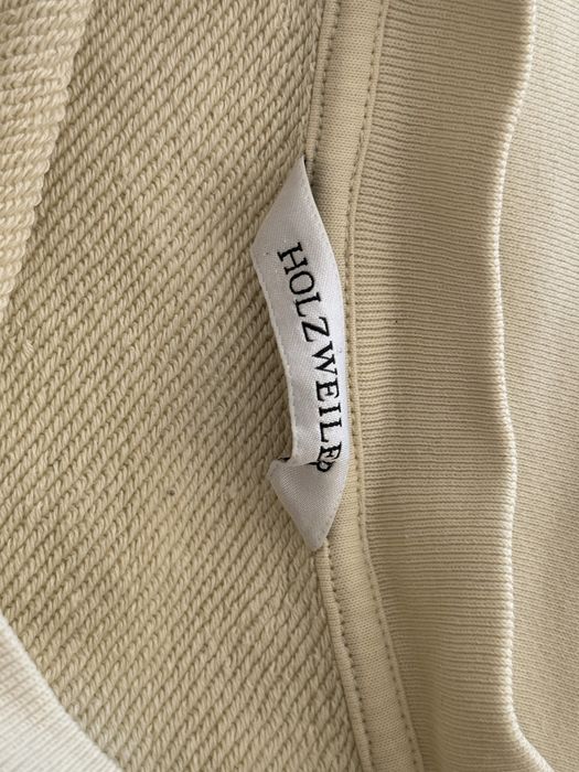 Bluza Holzweiler L crewneck haft big logo ecru masełkowa designer
