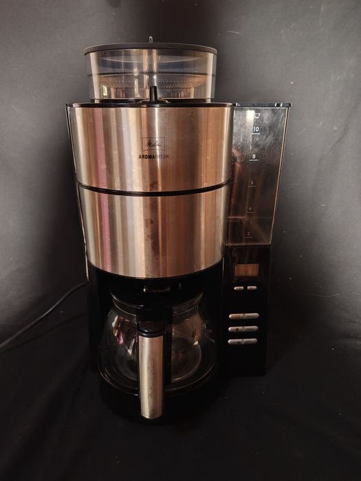 Maquina de cafe com moidor Russell hobbs