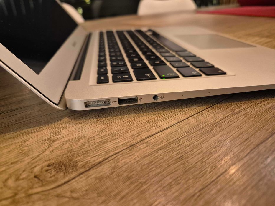 Laptop 13,3" Apple NEW MacBook Air i5-5250U/4GB/128GB/HD 6000/Mac OS.