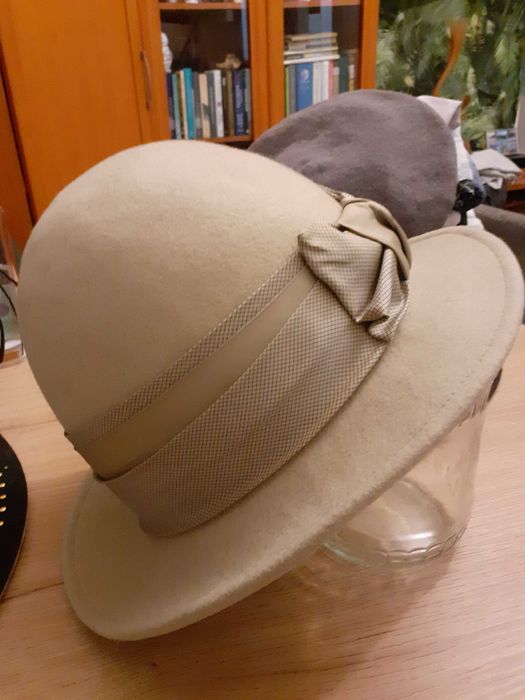 Kapelusz filcowy .Damski