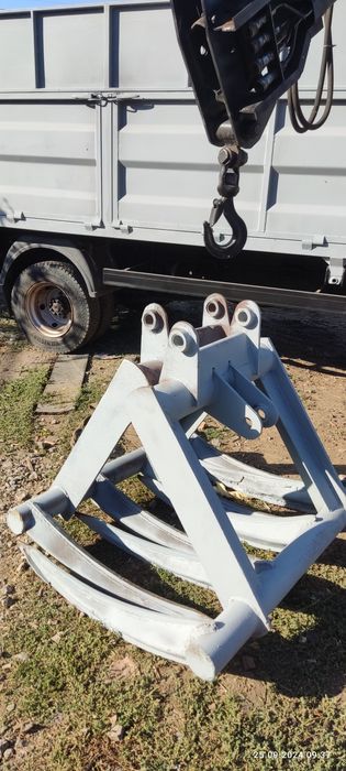 Продам маніпулятор-навантажувач + ковші